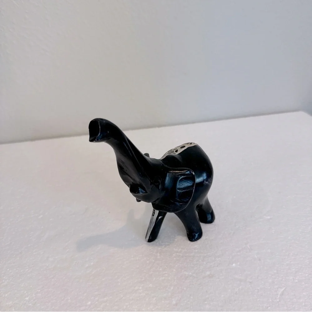 Walt Disney World Animal Kingdom Soapstone Elephant  6 inches - Picture 5 of 7